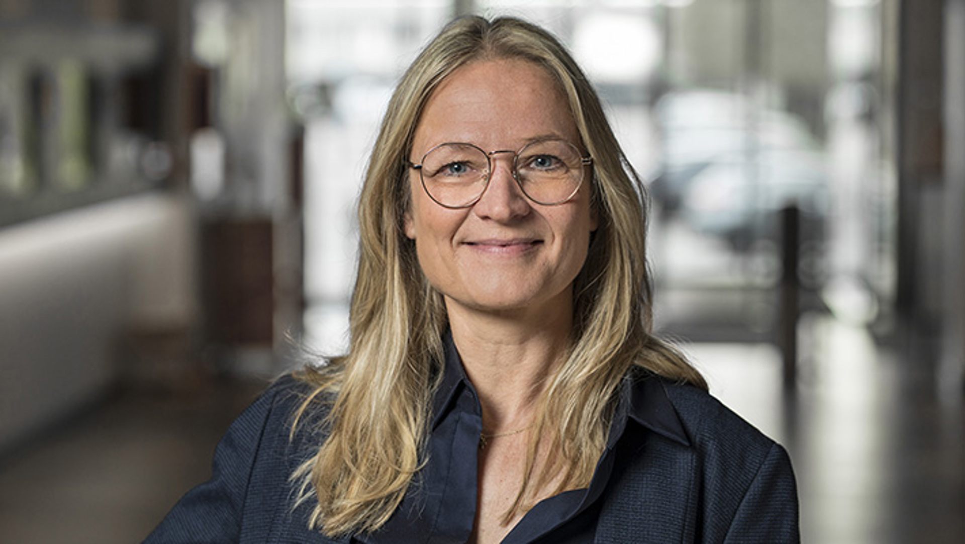 Lottehjortlundandersen Portræt Beskåret2
